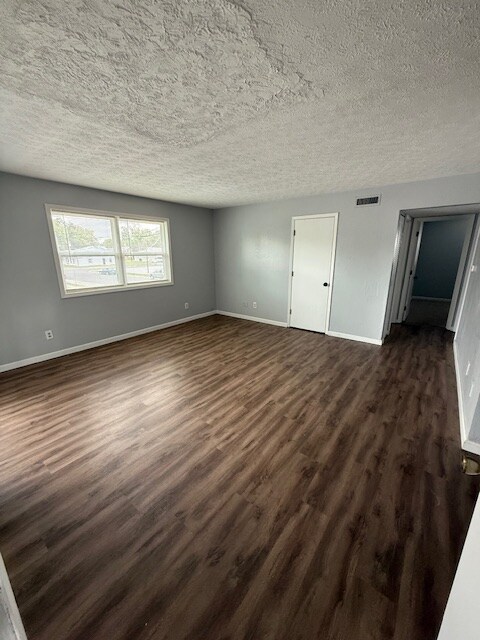 Foto principal - 491 N 5th St