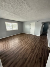 Building Photo - 491 N 5th St