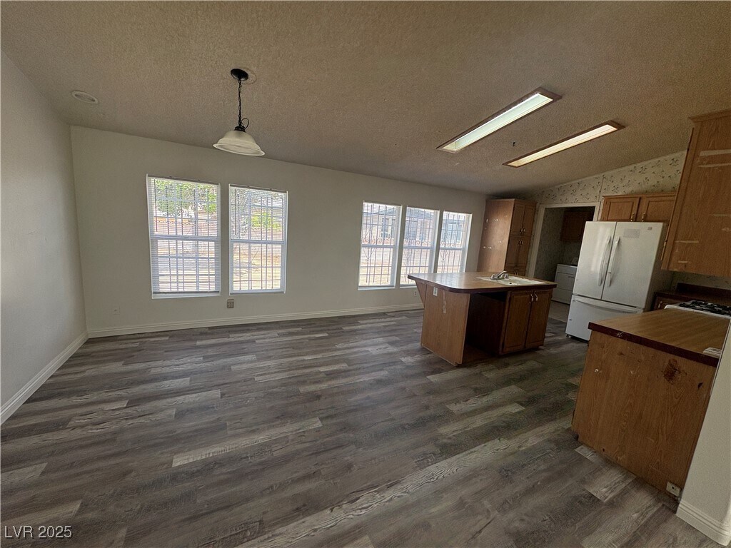 Foto del edificio - 4236 N Amethyst Ave