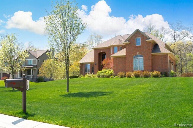 Building Photo - 4906 Stonehenge Dr