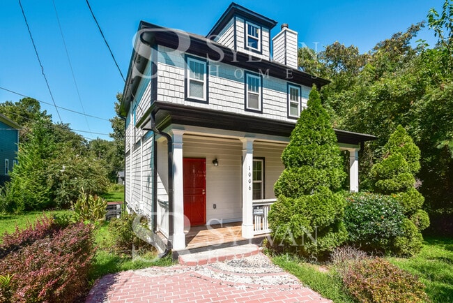 Building Photo - Enjoy living the good life in this 3 bedroom, 2 bathroom home