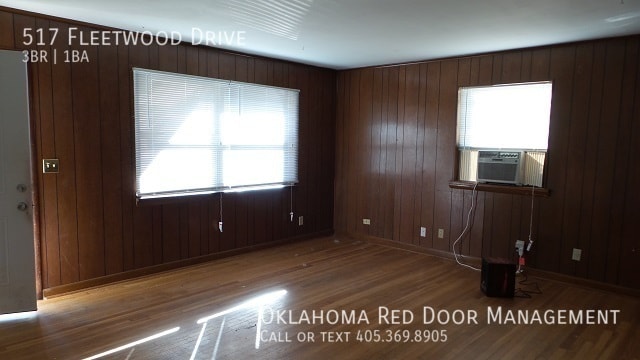 Building Photo - 517 Fleetwood Dr