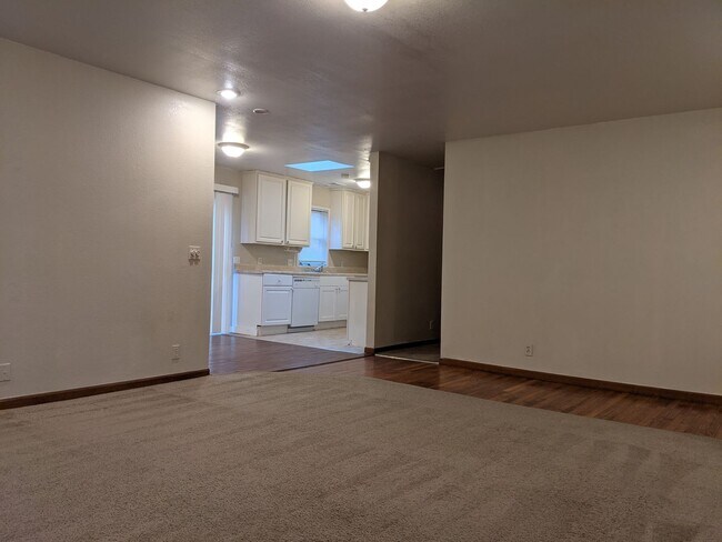 Foto del edificio - 4803 Appleton Ave