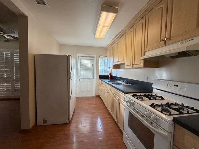 Foto del edificio - Beautiful 3 Bedroom Home in Covina