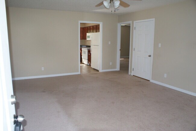 Foto del edificio - Great Home in Convenient Halls Location