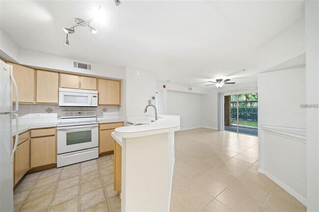 Building Photo - 823 Camargo Way