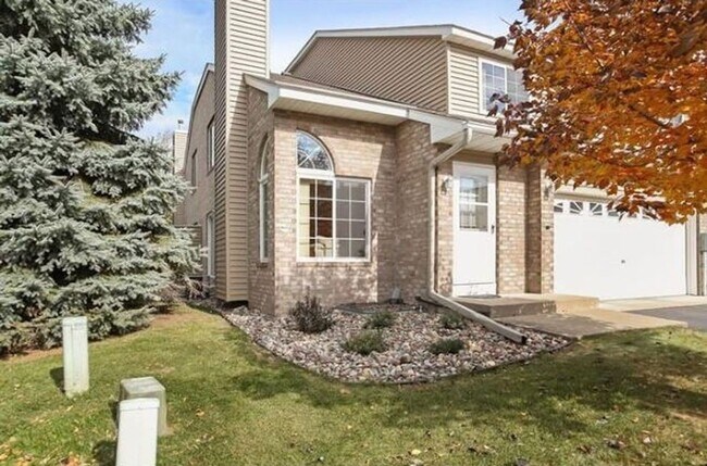 Foto del edificio - Very spacious *3Bed*1.5Bath Town Home in A...