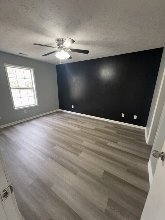 Foto del edificio - Beautiful 3 Bedroom, 2 Bath Home-3013 Steeple Chase Ct.