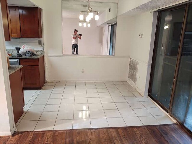 Building Photo - 11661 Stoneview Sq