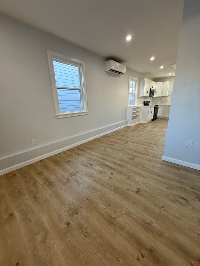 Building Photo - 95 Bowdoin St