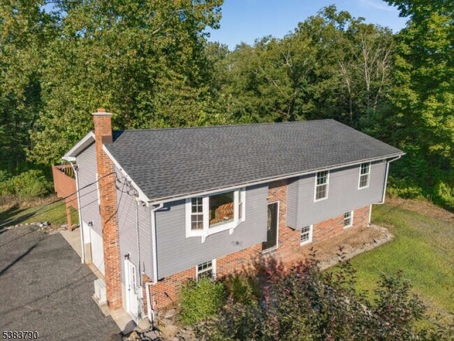 Foto del edificio - 13 Susquehanna Ln