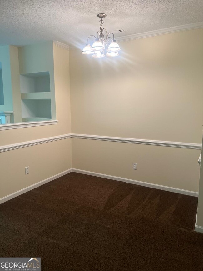 Building Photo - 5090 Lincoln Dr
