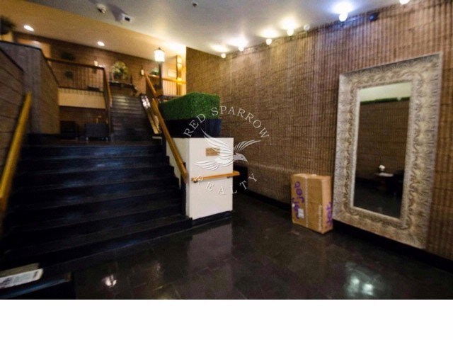Building Photo - 160 Bleecker St