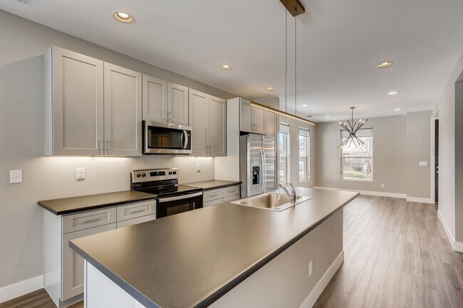 Foto del edificio - 863 Winona Ct