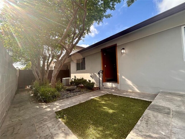 Foto del edificio - 8907 Tronewood Dr