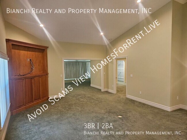 Foto del edificio - 2361 Bentley Dr