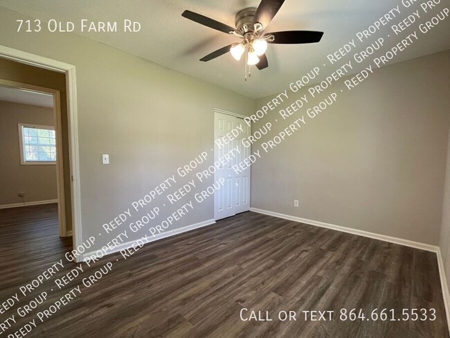 Building Photo - DISTRICT 6 - 3 bedroom / 1 bath available ...