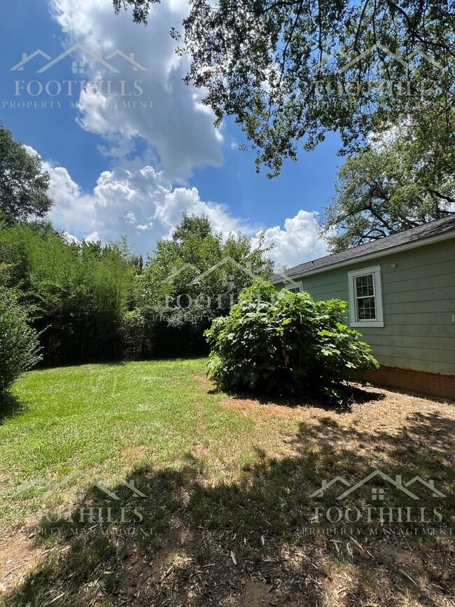 Building Photo - Affordable 3 Bedroom Home Near Hwy 28 with...