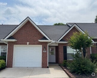 Building Photo - 3553 Oak Villa Way