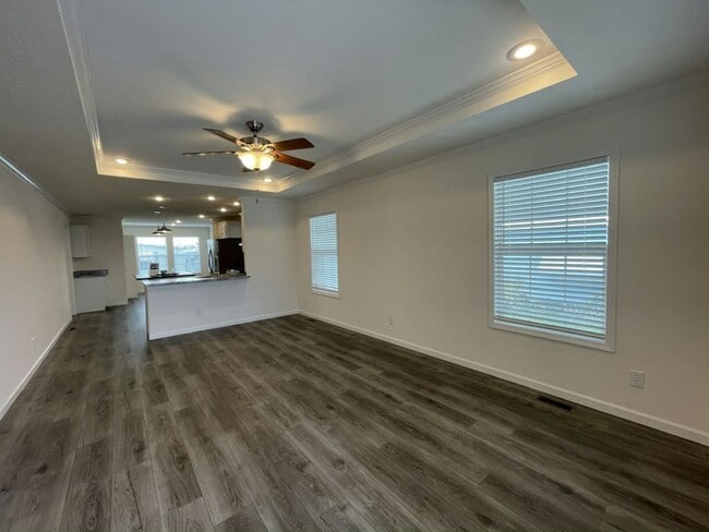 Building Photo - 491 Hillcrest Ln