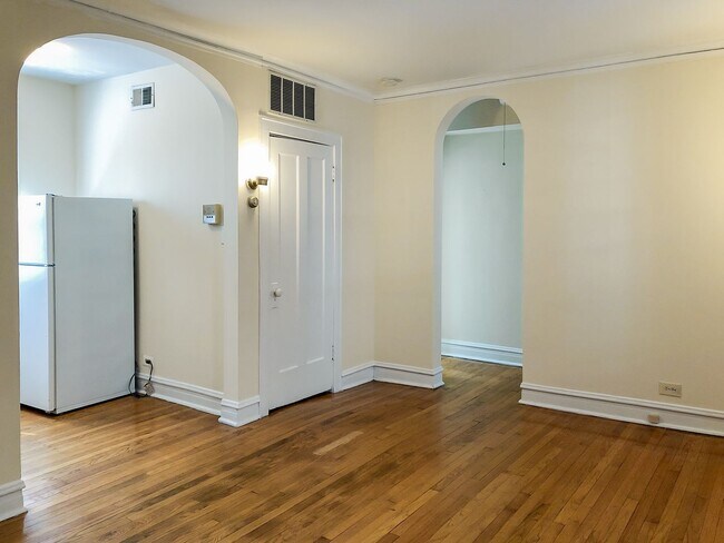 Foto del edificio - 3620 N Marshfield Ave
