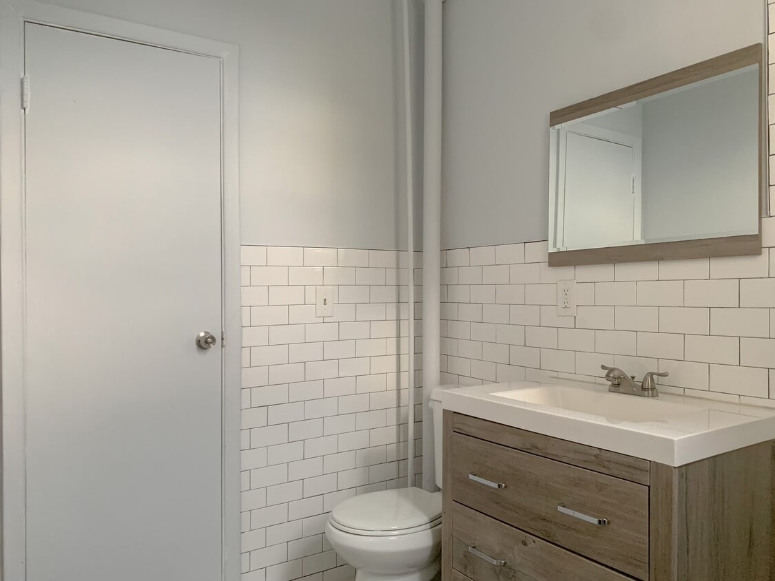 Primary Photo - 7505 Palisade Ave