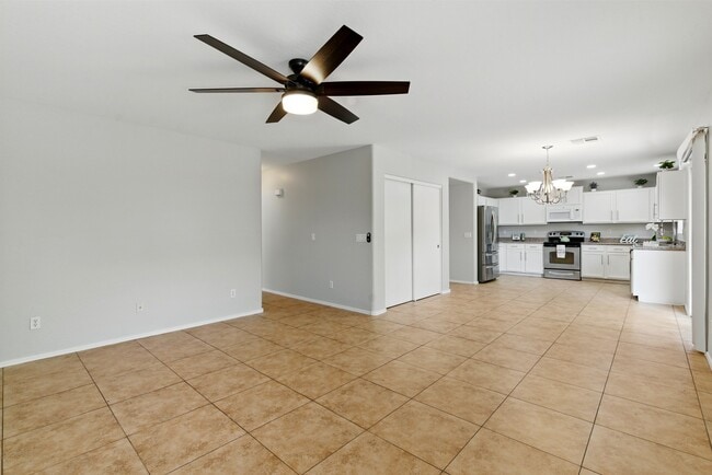 Photo - 11546 W Schleifer Dr House