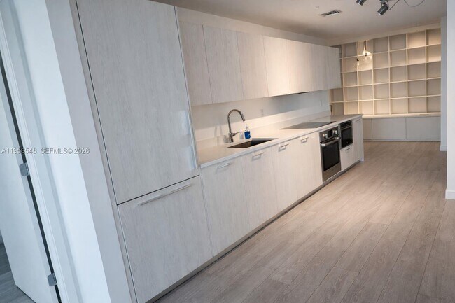 Foto del edificio - 501 NE 31st St