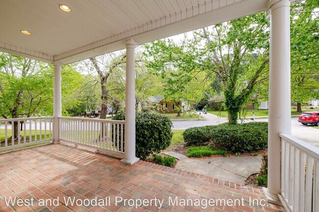 Foto del edificio - 3 br, 2.5 bath House - 1009 E. Oak Drive
