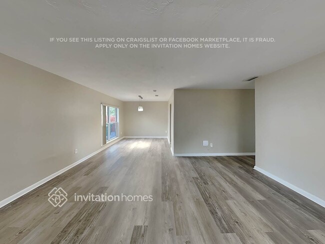 Building Photo - 2620 SW 121st Ave