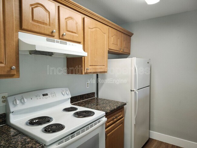 Foto del edificio - 4720 Walden Cir