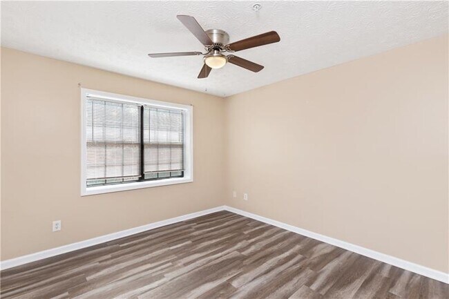 Building Photo - 375 Winding River Dr