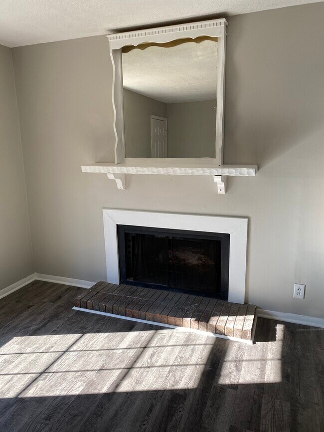 Building Photo - 5138 Linbar Dr