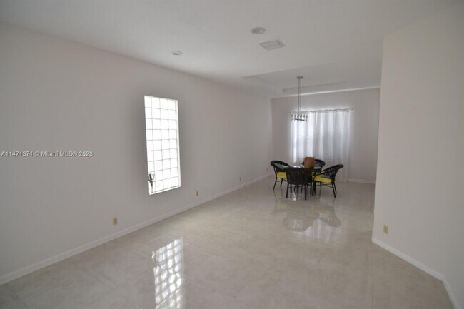 Foto del edificio - 3009 Santa Margarita Rd