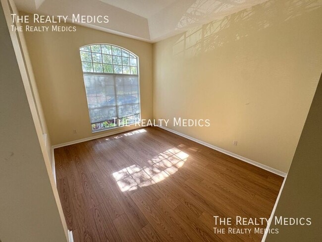 Building Photo - 7823 Fernleaf Dr