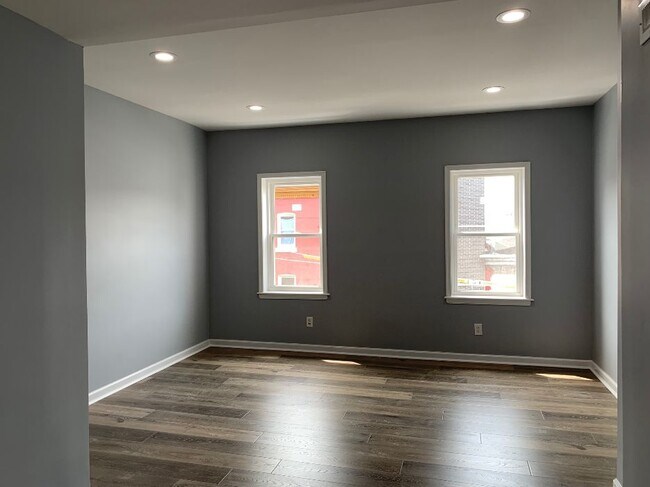 master bedroom view facing Oxford - 2515 W Oxford St