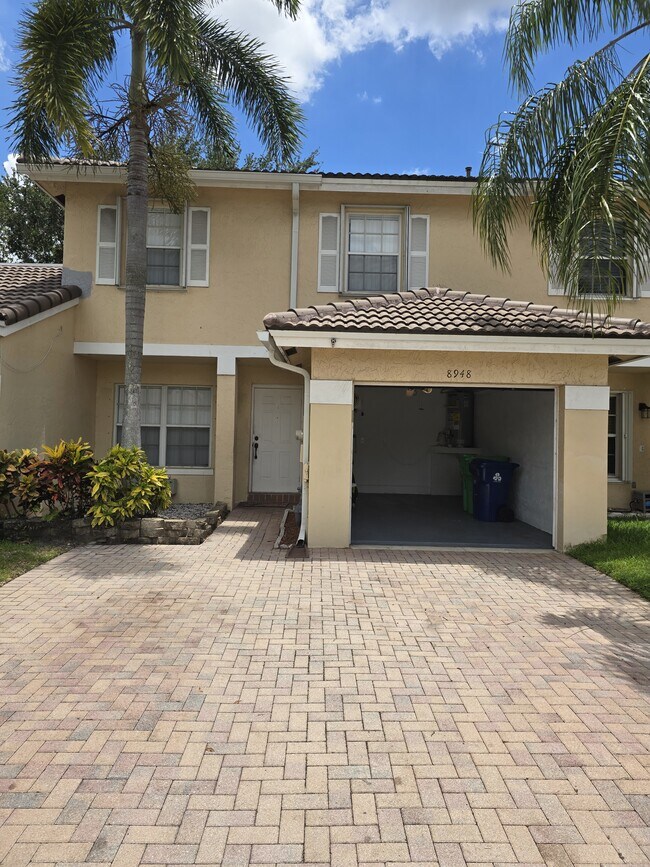 8948 NW 53rd St, Sunrise, FL 33351 Townhome Rentals in Sunrise FL