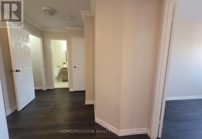 Photo du bâtiment - 130 King St E