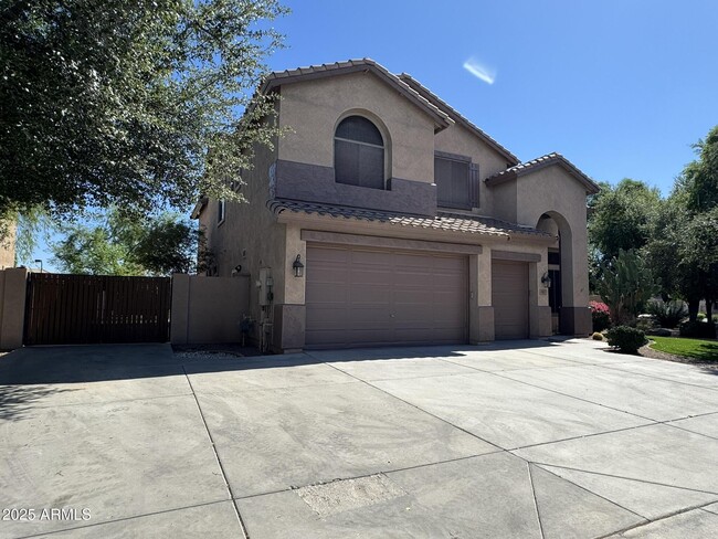 Building Photo - 2671 S Dragoon Dr