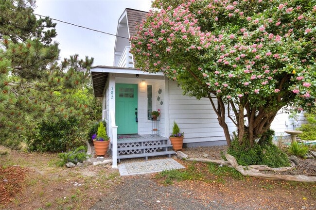 Building Photo - 782 Camden Ct SW