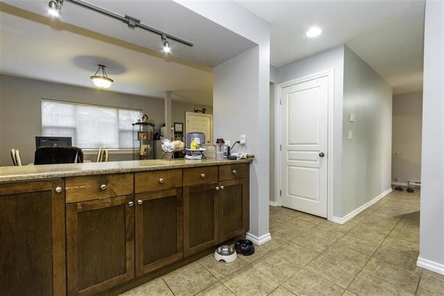 Building Photo - 45535-45535 Shawnigan Crescent