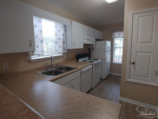 Foto del edificio - 2441 Spyglass Cir