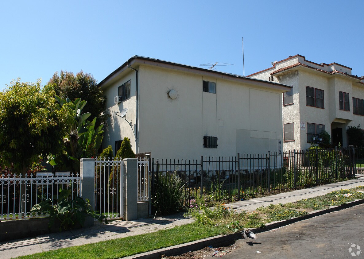 Primary Photo - 413 Normandie Pl