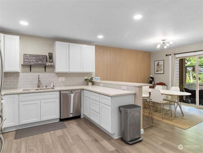 Foto del edificio - 7312 Hayworth Ave NE