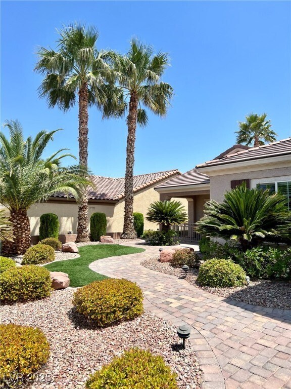 Building Photo - 2192 Canyonville Dr
