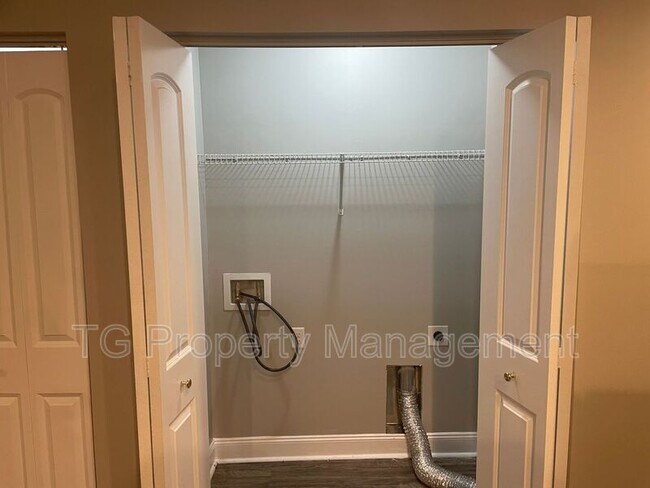 Foto del edificio - 5309 Oaktrail Ln