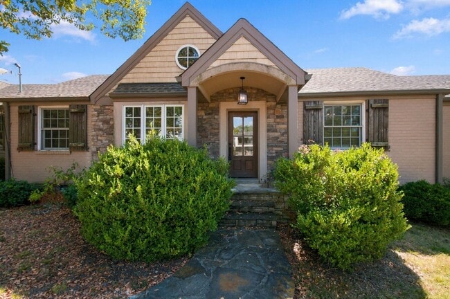 Building Photo - 2023 Galbraith Dr