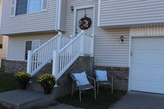 Foto del edificio - **$200 MOVE IN CREDIT** SHORT TERM LEASE O...
