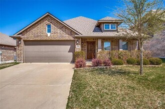 Building Photo - 3415 Hawthorn Ln