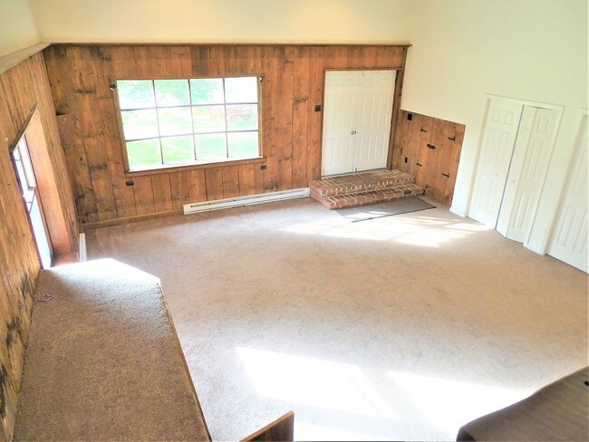 Building Photo - 185 Ironstone Ridge Rd